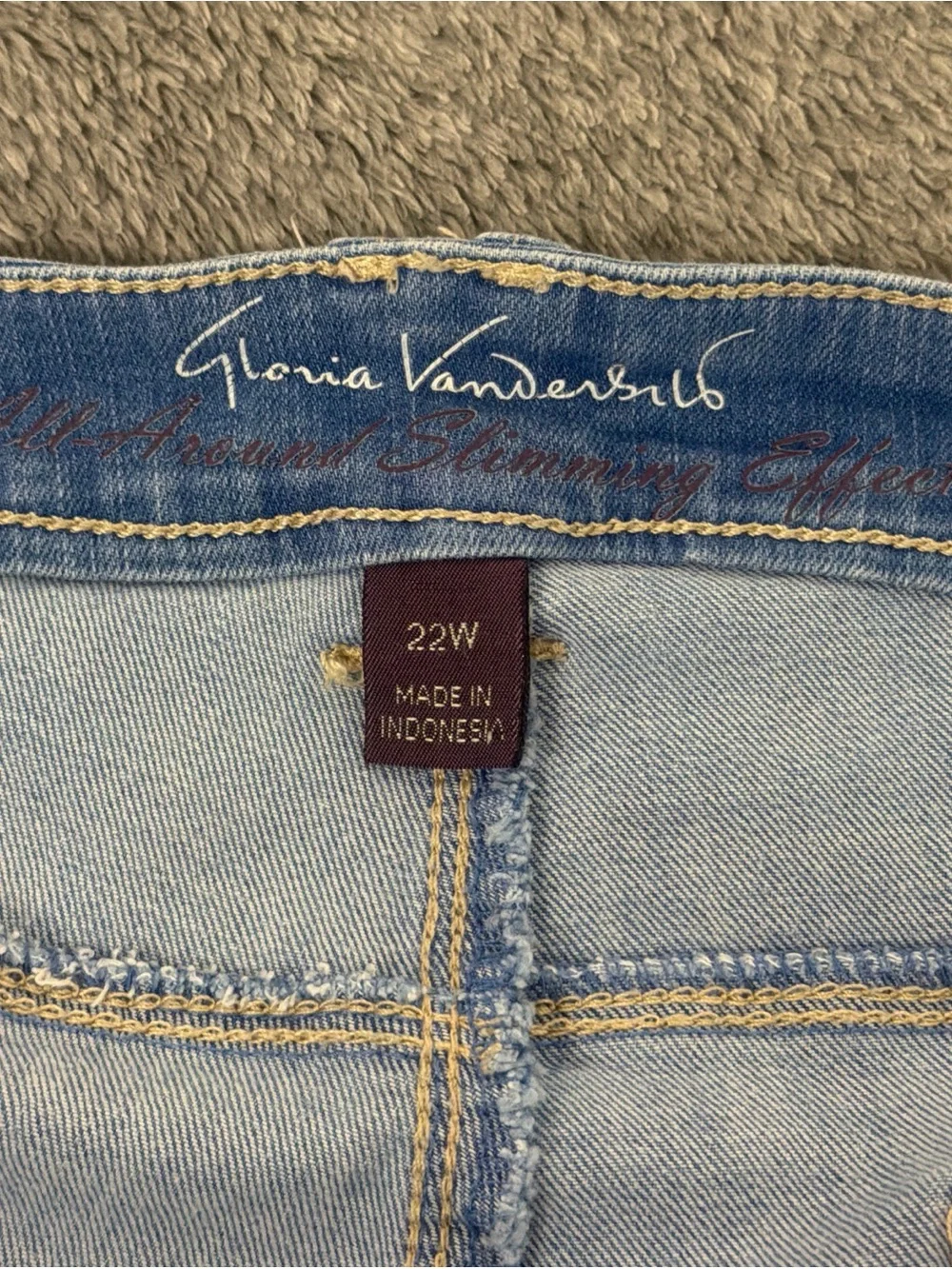 Gloria Vanderbilt All Around Slimming Bermuda Blue Jean Shorts Lt Wash Women 22W